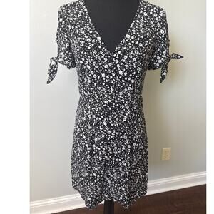 ModCloth Just Gotta Have It Black White Ditsy Floral Mini Dress Size 2 NWT